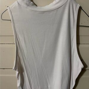 SHEIN White Sleeveless Crop Top